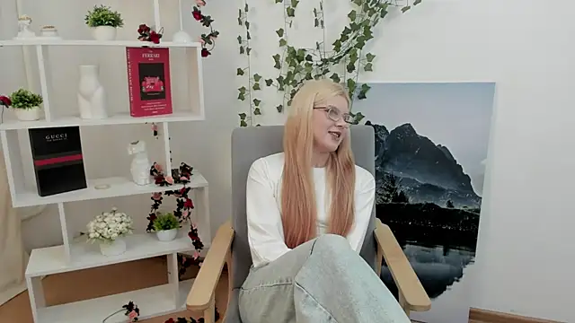 MavisBuzzo online show from May 13, 2026, 5:05 am