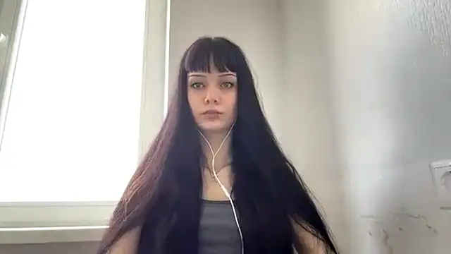 CharmaineElles online show from May 17, 2026, 2:46 pm