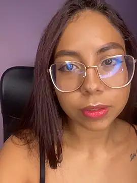 SaritaaHot online show from May 13, 2026, 4:54 am