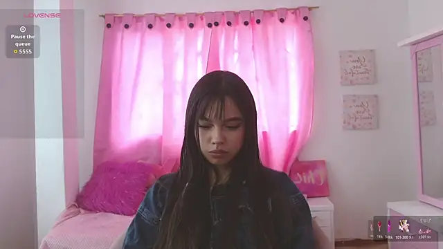 im julietaa online show from May 10, 2026, 8:03 pm