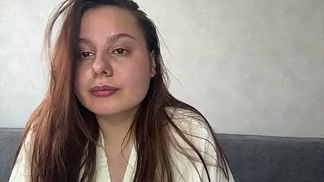 MaiaEnnist online show from May 17, 2026, 10:33 am