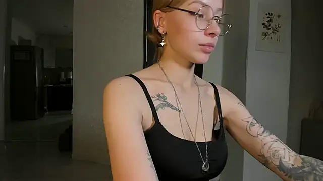 Snapshot of Jane_Bright chatting on December 20, 2024, 6:24 pm Jane Bright online show from December 20, 2024, 6:24 pm