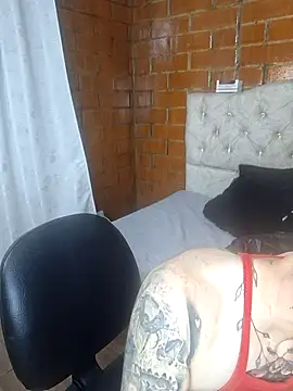 Megan-r online show from May 13, 2026, 2:31 am