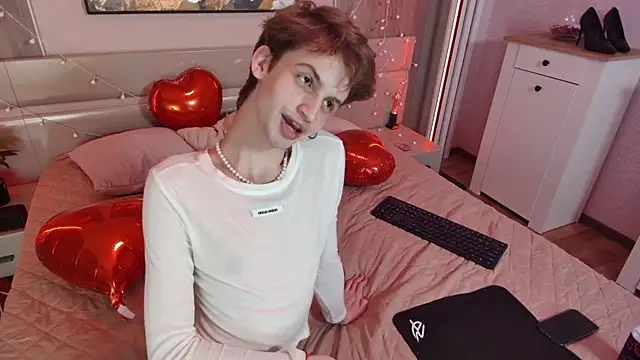 Bimbo boy  online show from June 5, 2026, 4:56 pm