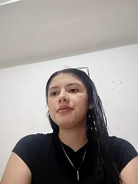 Snapshot of Daniand chatting on May 11, 2026, 10:18 pm Daniand online show from May 11, 2026, 10:18 pm