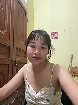 Lili 019 online show from May 13, 2026, 2:47 pm