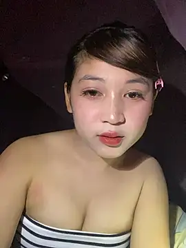 Snapshot of Emily-pussy chatting on May 11, 2026, 2:34 pm Emily-pussy online show from May 11, 2026, 2:34 pm