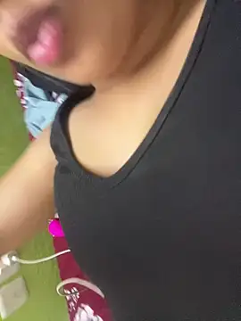 angelaura99 online show from July 16, 2026, 12:11 pm
