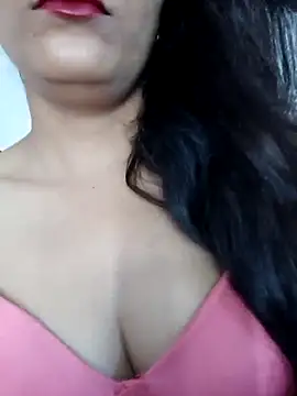 Reena2222 online show from May 14, 2026, 7:59 am