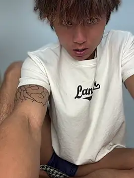 luo-77 online show from May 11, 2026, 4:04 pm