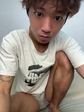 Snapshot of luo-77 chatting on June 5, 2026, 2:01 pm luo-77 online show from June 5, 2026, 2:01 pm