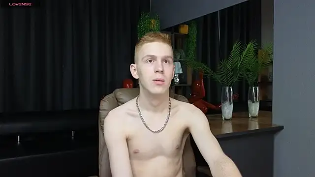 Tommy CrashXXX online show from May 12, 2026, 12:46 pm