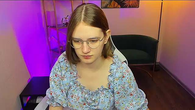 MiaNoon online show from June 1, 2026, 10:28 am