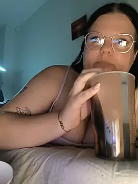 BadMommyyyyy online show from May 18, 2026, 9:59 am