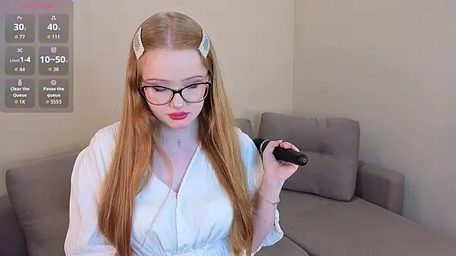 KarlaPasey online show from May 27, 2026, 4:26 pm