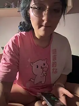 Snapshot of Lulu_Lu chatting on May 19, 2026, 6:47 pm Lulu Lu online show from May 19, 2026, 6:47 pm