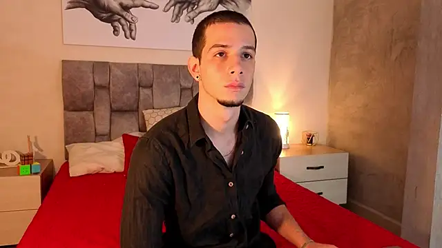 isaacblaze  online show from May 24, 2026, 4:06 am