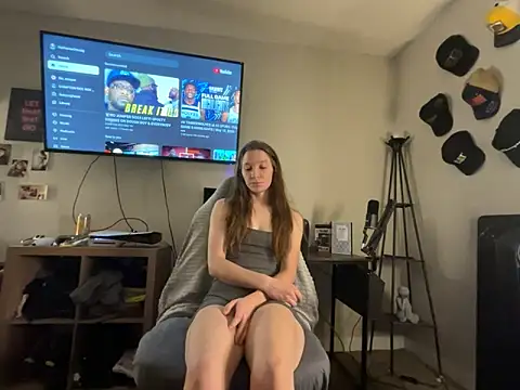 BunnyB xo online show from May 13, 2026, 3:37 am