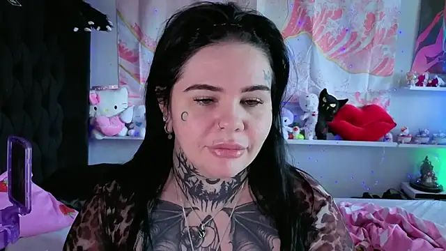 BigBootyHolly online show from July 17, 2026, 11:39 am