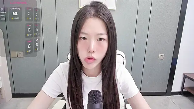 Lucky  cat online show from May 13, 2026, 7:17 am