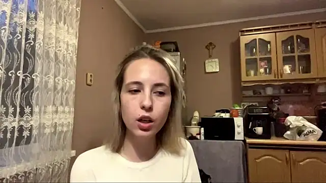 DaphneAmor online show from May 14, 2026, 6:26 pm