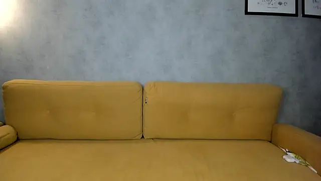 luxxiana online show from June 3, 2026, 4:56 pm