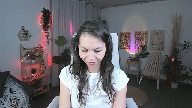 TrasyMorris online show from May 22, 2026, 3:35 am