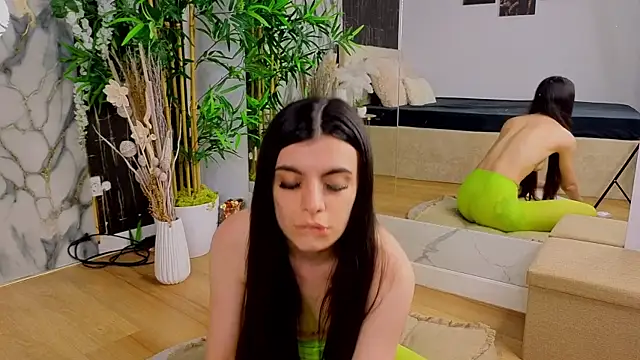 Snapshot of AshleyKartter chatting on June 19, 2026, 6:23 pm AshleyKartter online show from June 19, 2026, 6:23 pm
