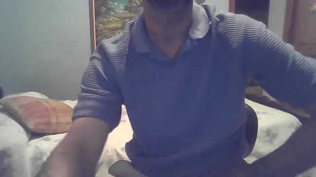 moreno8819 online show from May 15, 2026, 11:45 pm