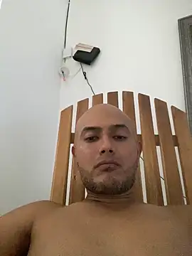 ostin1226 online show from June 14, 2026, 5:04 pm