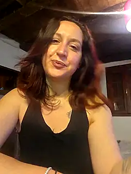 Nicolevellori online show from May 12, 2026, 4:31 am
