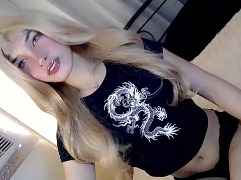 Snapshot of Lily_holly chatting on June 4, 2026, 12:05 am Lily holly online show from June 4, 2026, 12:05 am