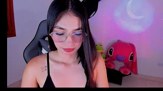Snapshot of Scarleth_Ferrec chatting on June 7, 2026, 4:05 am Scarleth Ferrec online show from June 7, 2026, 4:05 am