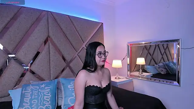 MiaMystic online show from May 13, 2026, 1:52 pm