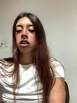 SarahFox- online show from May 21, 2026, 8:38 pm