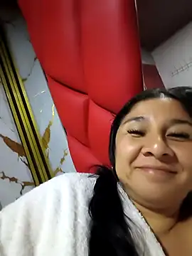 noemy-25 online show from May 13, 2026, 2:42 am