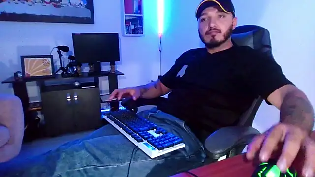Snapshot of Thiago_420 chatting on May 15, 2026, 10:50 pm Thiago 420 online show from May 15, 2026, 10:50 pm