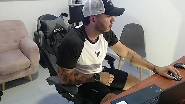 Snapshot of Thiago_420 chatting on May 28, 2026, 11:02 pm Thiago 420 online show from May 28, 2026, 11:02 pm