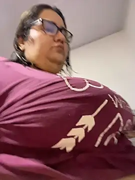 marianacooper1234 online show from June 19, 2026, 7:17 pm