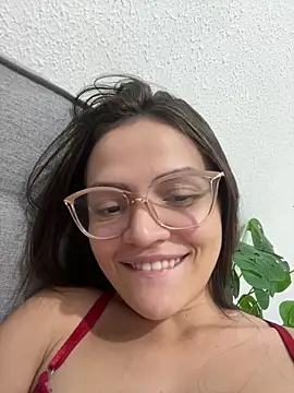 Snapshot of Sarah__hot chatting on May 15, 2026, 11:56 pm Sarah hot online show from May 15, 2026, 11:56 pm