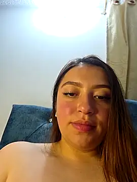 Snapshot of Veronicca_7 chatting on July 18, 2026, 3:22 am Veronicca 7 online show from July 18, 2026, 3:22 am