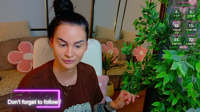 BabyyGirll  online show from May 16, 2026, 5:48 am
