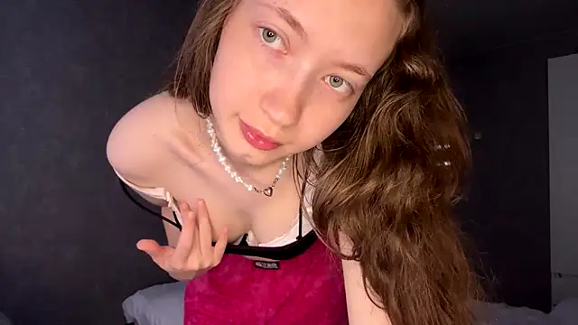 Snapshot of Emily_Mur_ chatting on June 12, 2026, 5:06 am Emily Mur online show from June 12, 2026, 5:06 am