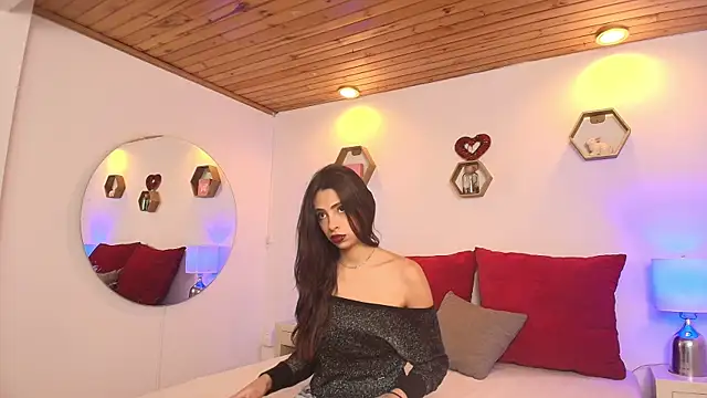  AmberRosse  online show from May 28, 2026, 6:05 pm