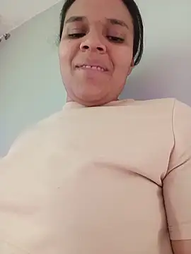 sexybronwgirl01 online show from May 13, 2026, 5:21 pm