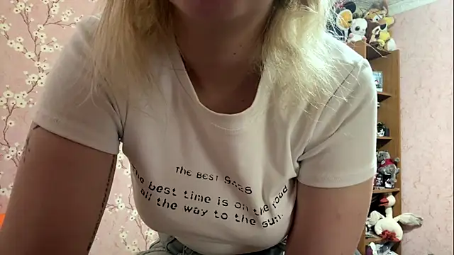Snapshot of cloudcheek chatting on May 14, 2026, 7:37 am cloudcheek online show from May 14, 2026, 7:37 am