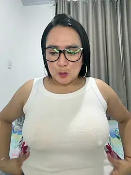 rousee69  online show from May 21, 2026, 10:00 am