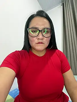 rousee69  online show from May 22, 2026, 2:40 am
