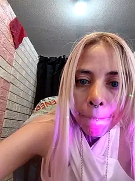 sofigirlgold online show from May 13, 2026, 7:55 pm