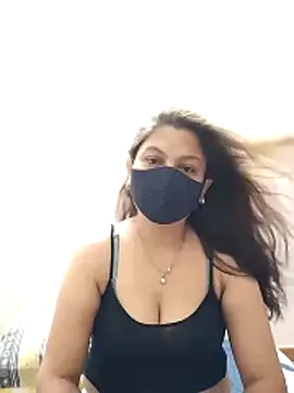 hot kiran2000 online show from June 18, 2026, 12:42 pm